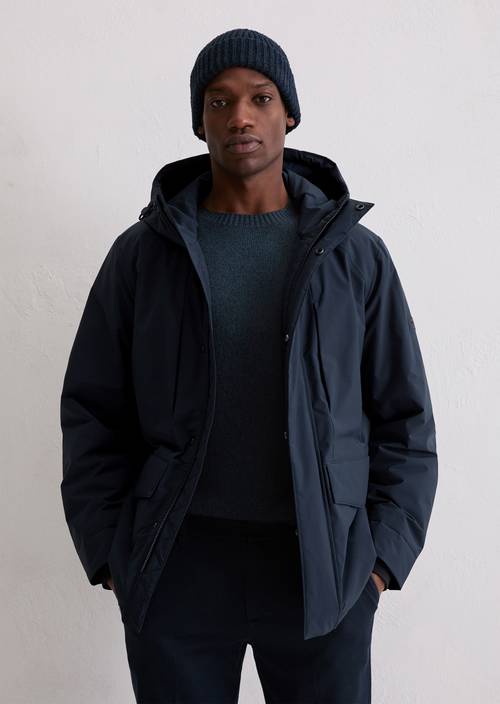 Chaqueta con capucha MOP x Función Dark Navy en vista frontal