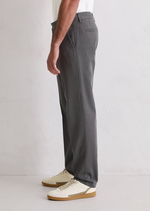 Chino model Osby tapered — Light Graphite