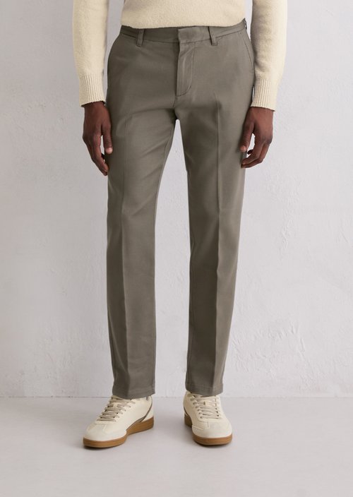 Chino model Osby tapered — Pavestone
