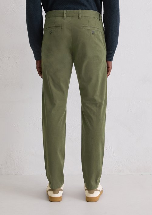 Chino model Osby tapered — Dried Herb
