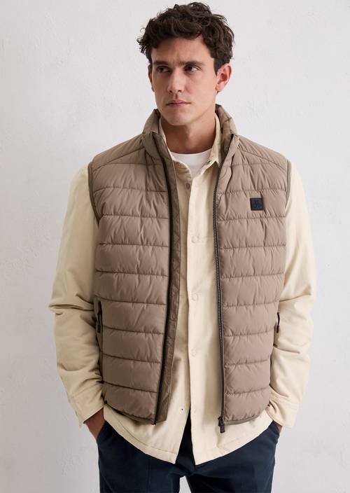 Regular quilted vest Pavestone in front view