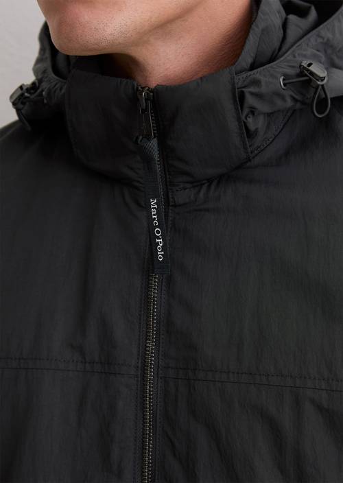 Leicht wattierte Jacke regular Black in Detailansicht
