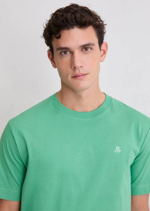 Basic regular T-shirt Botanical Green in front view