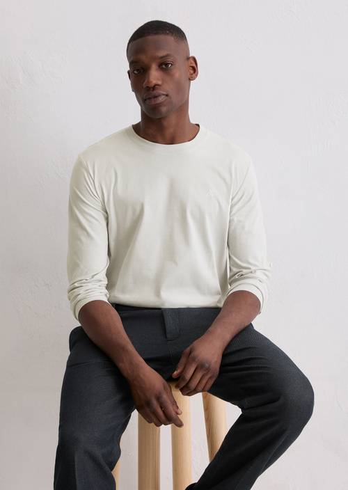 Longsleeve shaped Concrete Clay in front view