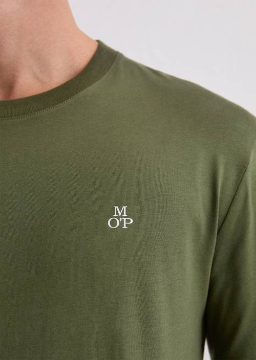 Longsleeve shaped Dried Herb in detail view