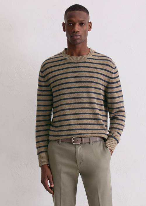 Bouclé-Pullover regular Dark Beige in Frontalansicht