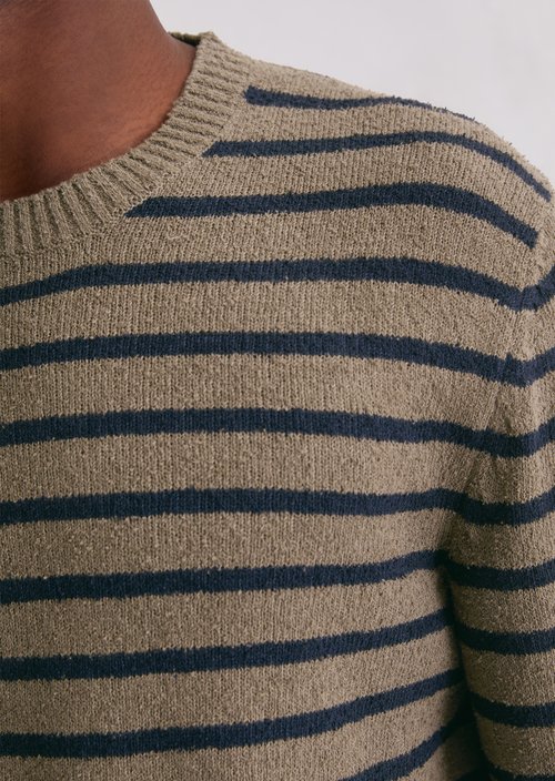 Bouclé sweater regular — Dark Beige