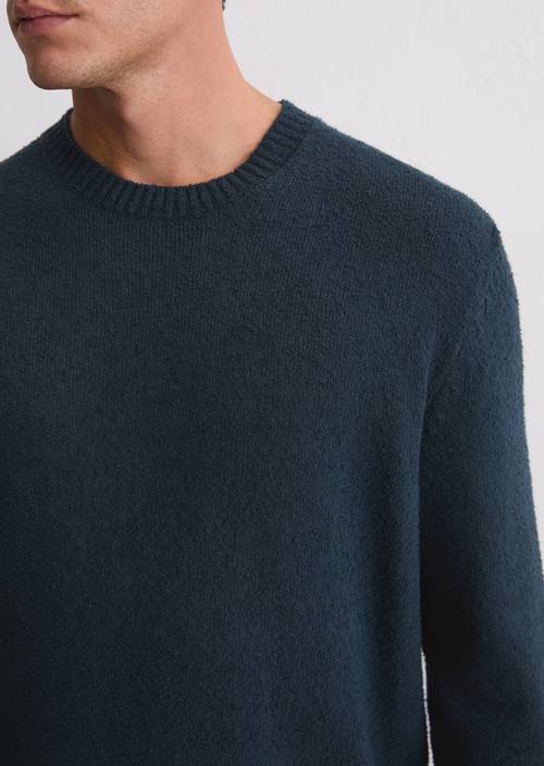 Pull bouclette regular Dark Navy en vue détaillée