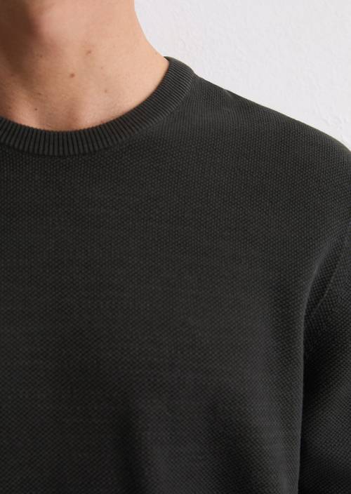 Pullover regular Black in Detailansicht