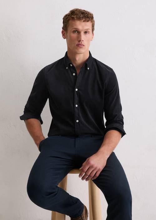 Chemise en velours côtelé shaped Dark Navy en vue de face