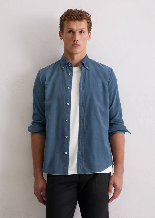 Chemise en velours côtelé shaped Stormy Blue en vue de face