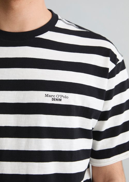 Relaxed T-shirt — Black