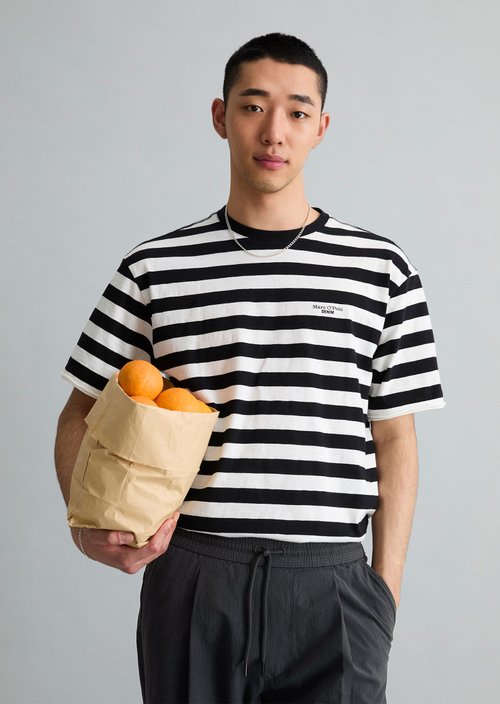 Relaxed T-shirt — Black