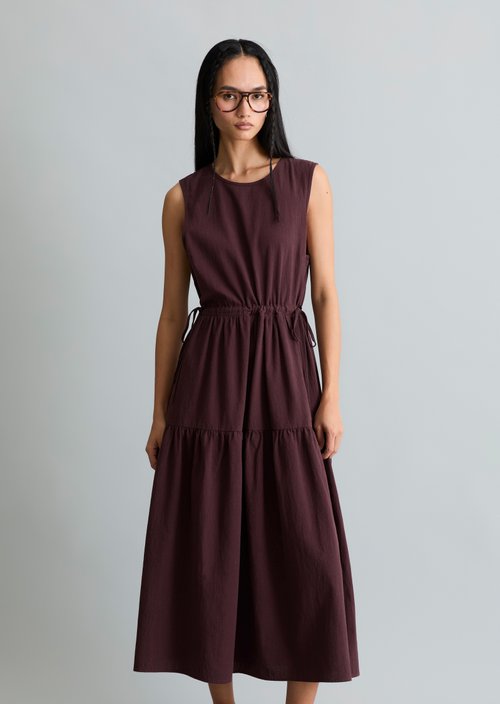 Crinkle tiered dress regular — Burnt Aubergine