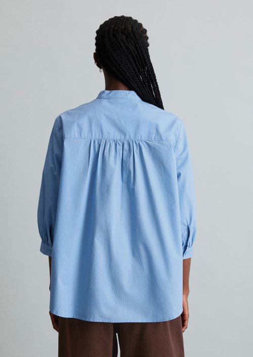 Relaxed blouse with ruffles — Flaxflower Blue