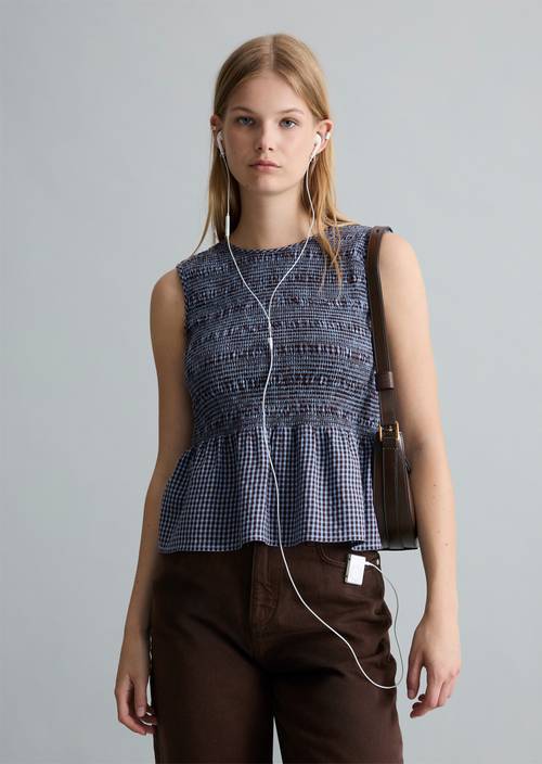 Peplum top s vroubkovaným vzorem slim Light Blue v předním pohledu