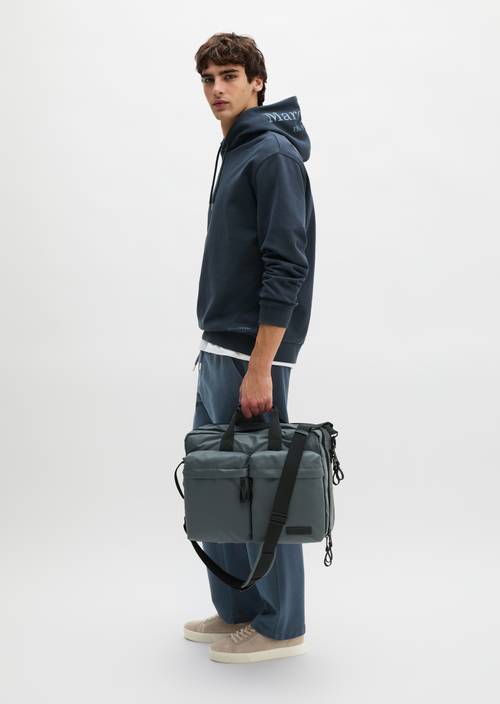 2en1 Business Bag grande Skipping Stone llevado por el modelo