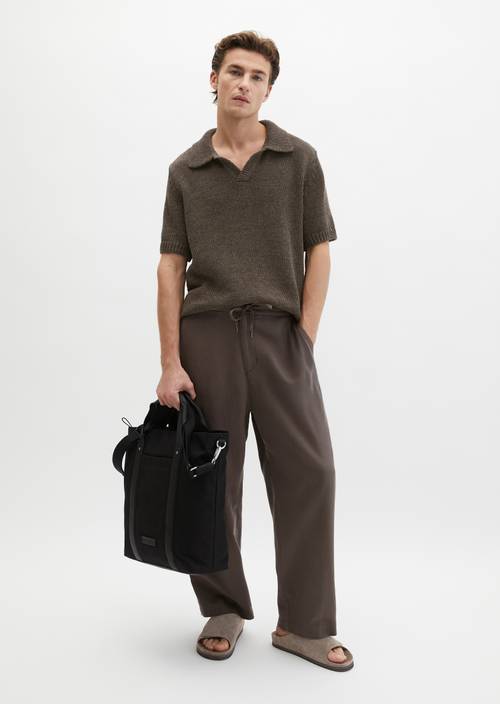 Canvas shopper groot Black gedragen door model