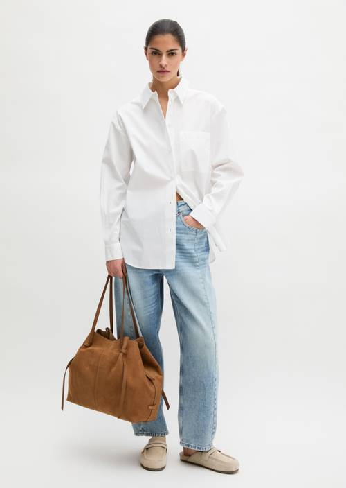 Shopper Pure Camel getragen am Model