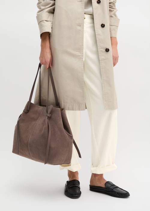 Shopper Faded Brown getragen am Model