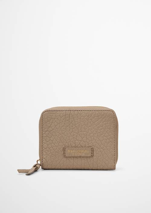 Cartera con cremallera Earthy Taupe en vista frontal