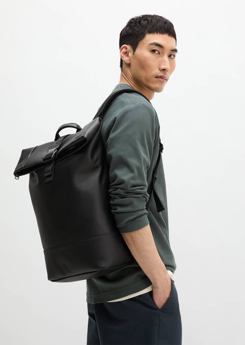 Mochila Black llevado por el modelo