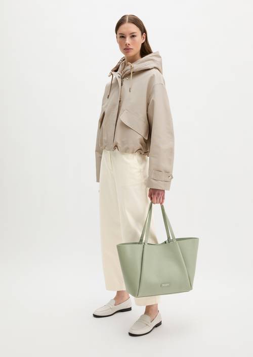 Shopper Fresh Sage getragen am Model