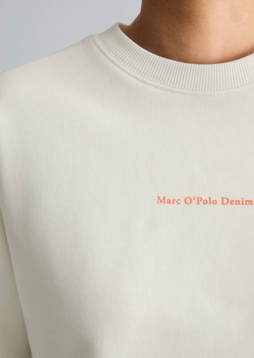 Mikina nadměrné velikosti Offwhite v detailním pohledu