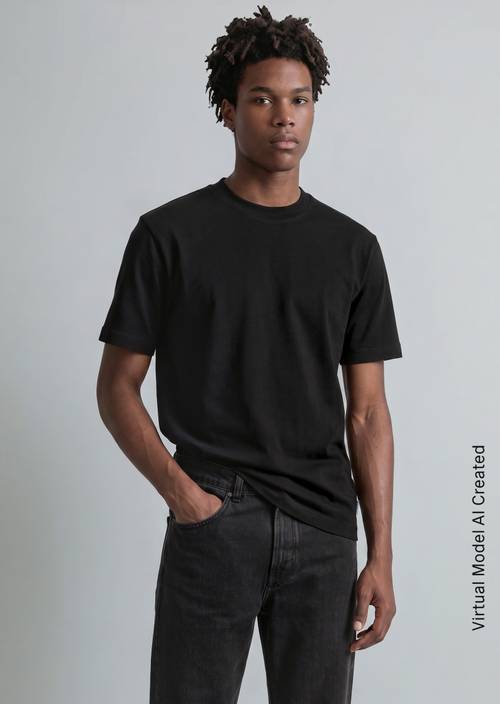 T-Shirt relaxed Black in Frontalansicht