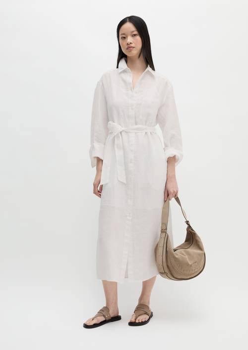 Borsa a tracolla Earthy Taupe indossato sul modello