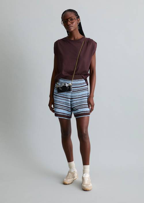 Strickshorts regular Dark Brown in Frontalansicht