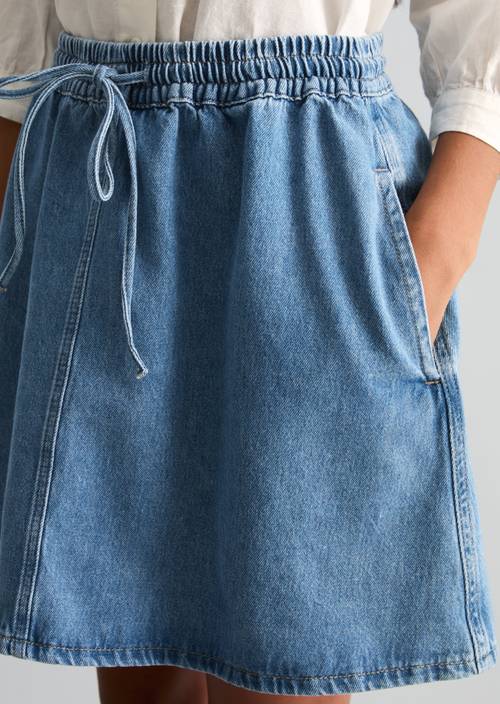 Gonna corta in denim a forma di A Medium Blue in vista dettagliata