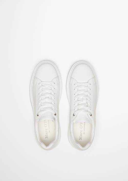 Modelo de zapatillas Cedric White en vista superior