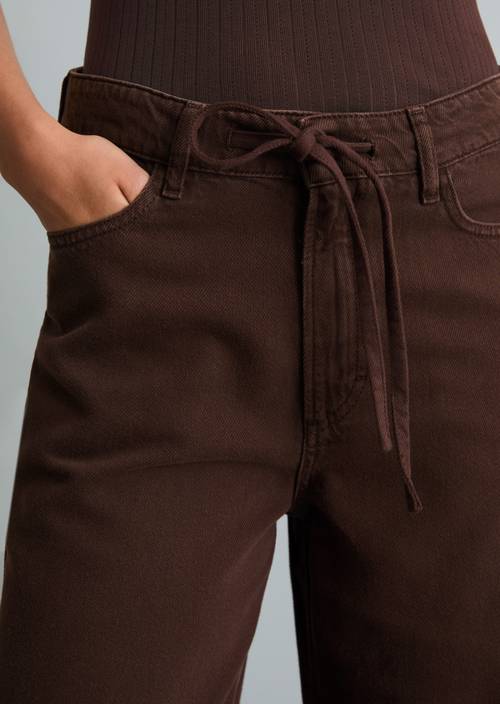 Jeans modèle Anjo large Shaded Brown en vue détaillée