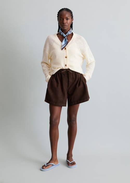 Short en cuir regular Burnt Aubergine en vue de face