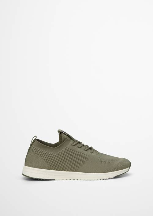 Dzianinowy model sneakersów Jasper Oak Ash widok prawego buta z zewnątrz