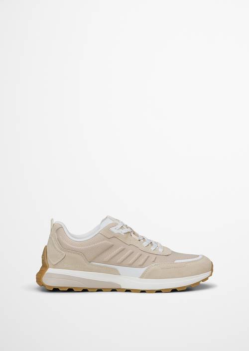 Sneaker Model Maxi Grey Silk widok prawego buta z zewnątrz