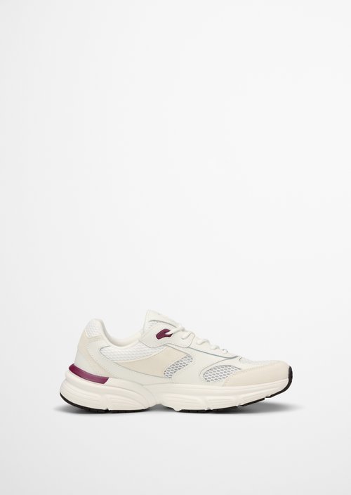 Percy Sneaker Model — Offwhite