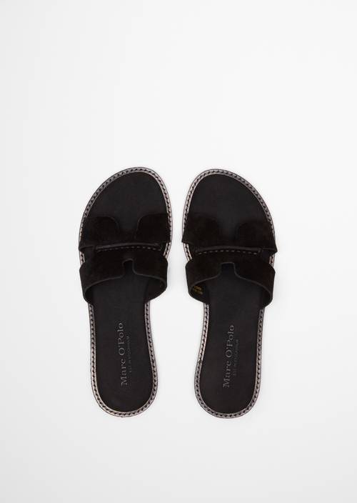 Slide Model Babette Black in top view