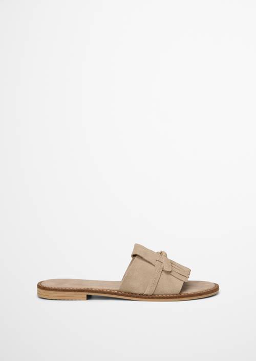 Muły model Babette Dusty Sand widok prawego buta z zewnątrz