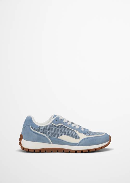 Modelo de zapatilla Bella Light Blue vista exterior del zapato derecho