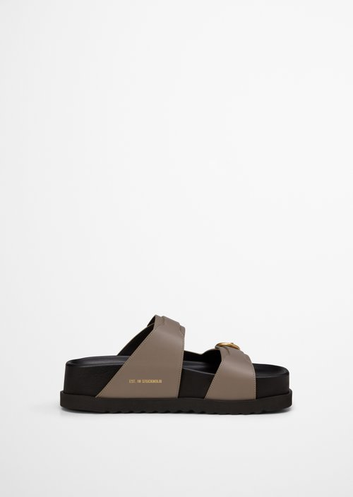 Sandal model Cate — Earthy Taupe