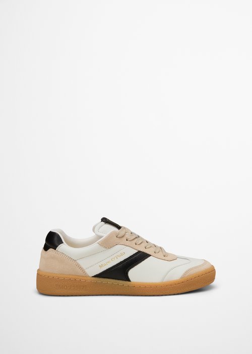 Sneaker Model Court — White