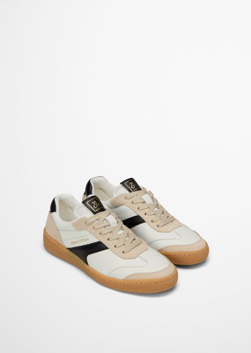 Sneaker Model Court — White