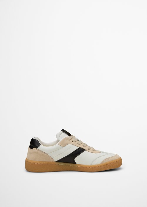 Sneaker Model Court — White