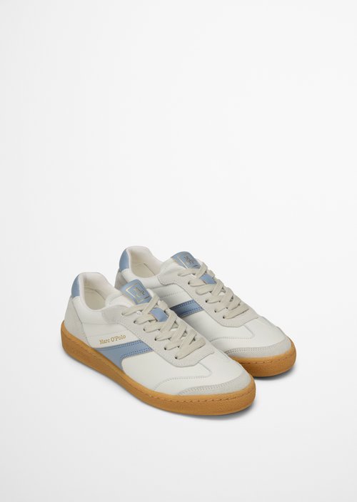 Sneaker Model Court — White