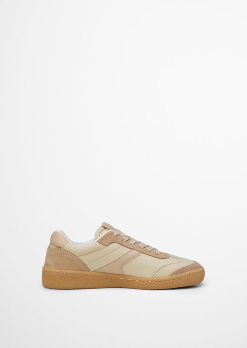 Sneaker Model Court — Offwhite