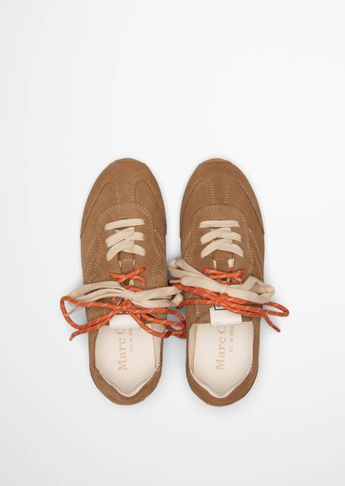 Sneaker Modello Court Darker Sand in vista dall’alto