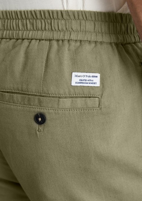 Pants model Malte relaxed — Chalky Sage