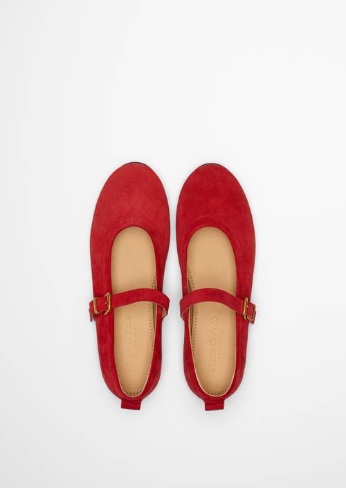 Ballerina model Gina Shiny Red in top view